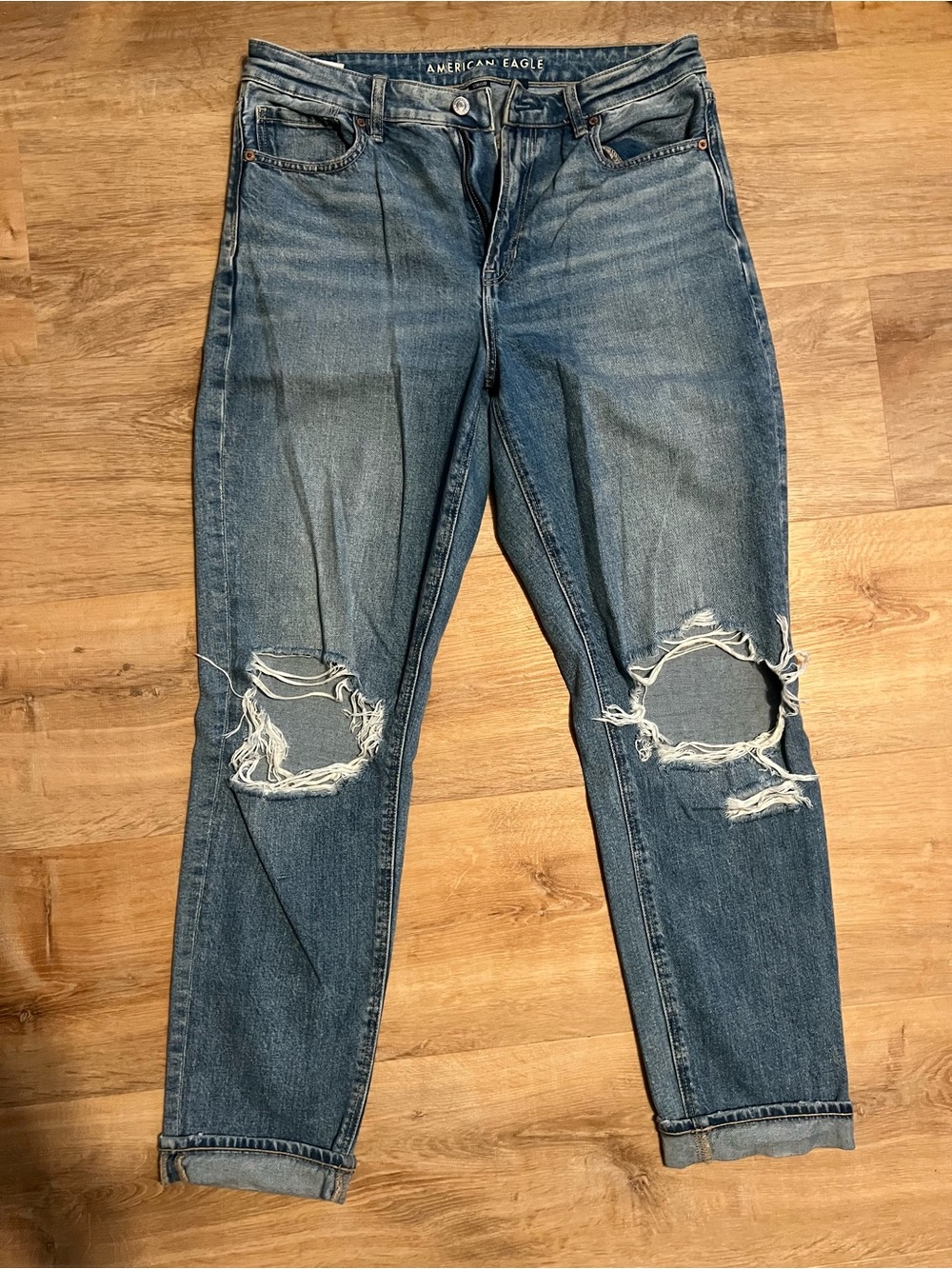 American Eagle Outfitters Distressed Blue Boyfriend Jeans size 8L